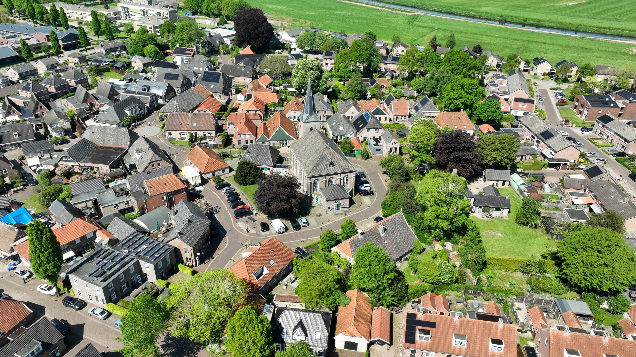 Luchtfoto van het centrum van Gramsbergen