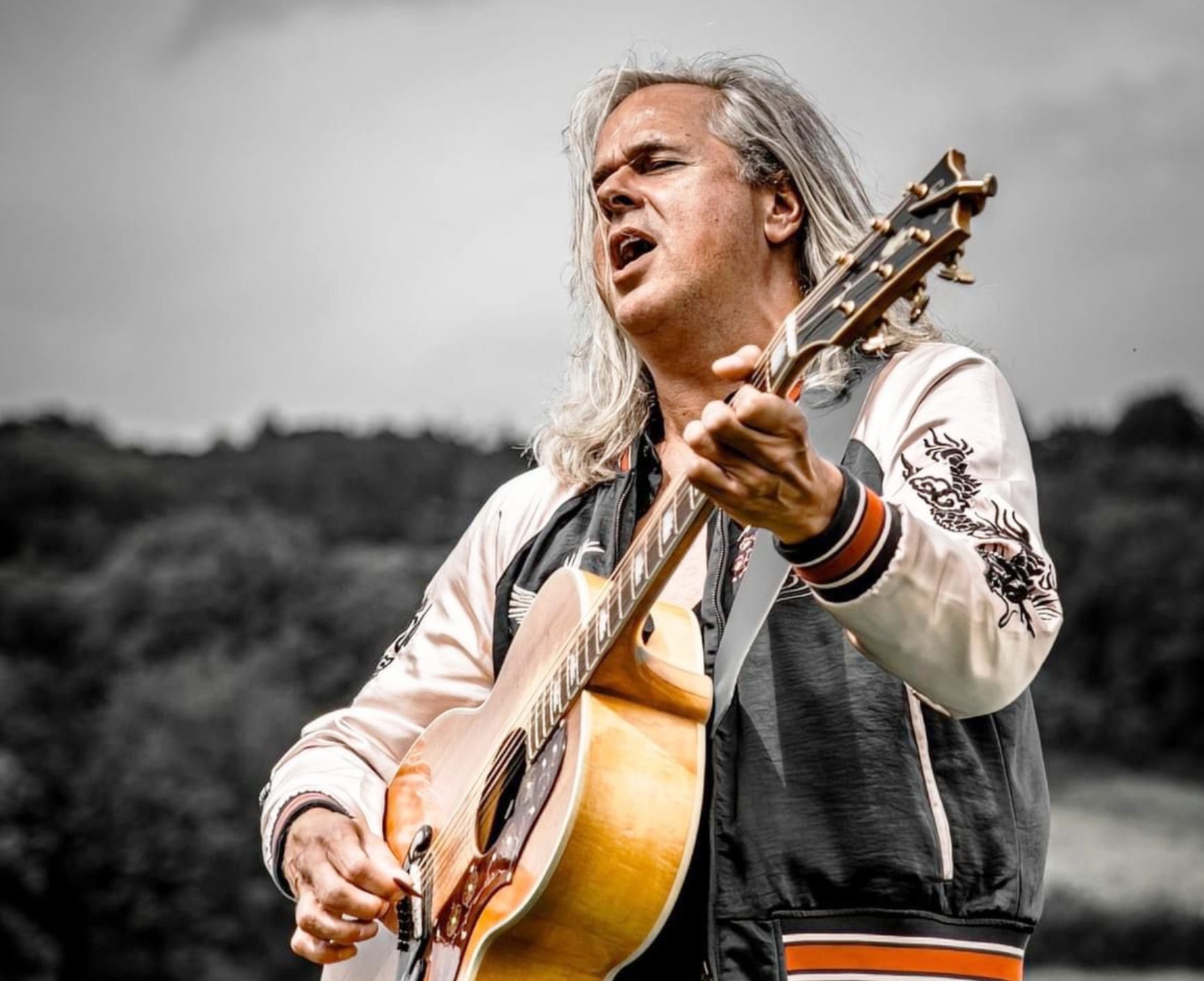 Erwin Nyhoff (met popkoor) in De Vlaswiek