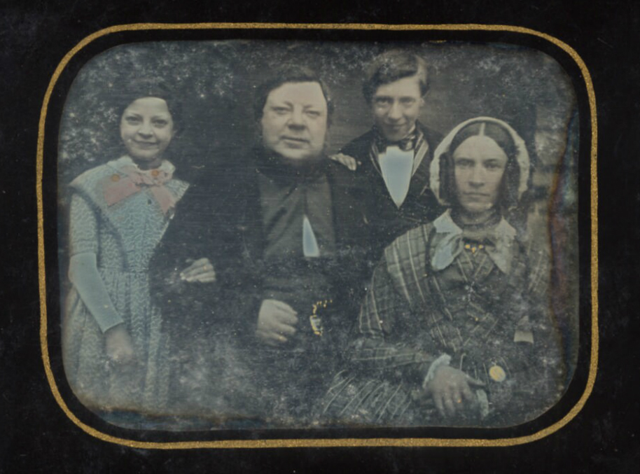 De familie Van Riemsdijk omstreeks 1850. Otto staat als derde van links op de foto.