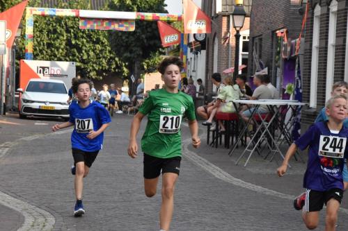 1-km-jongens-9-t-m-11-jaar-44