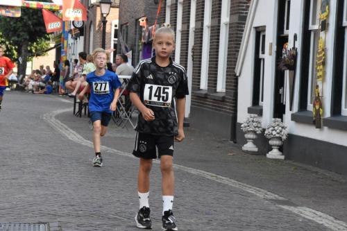 1-km-jongens-9-t-m-11-jaar-50