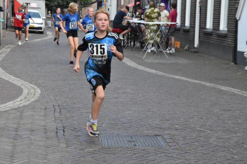 1-km-meisjes-9-t-m-11-jaar-31