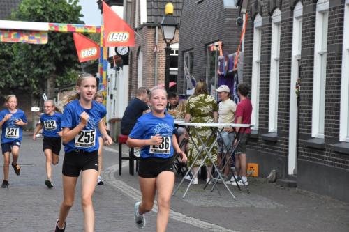 1-km-meisjes-9-t-m-11-jaar-32