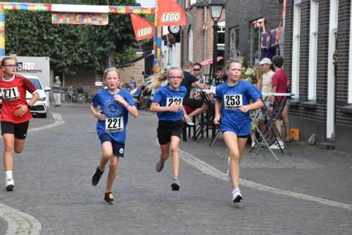 1-km-meisjes-9-t-m-11-jaar-33