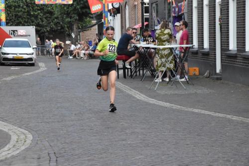 1-km-meisjes-9-t-m-11-jaar-36