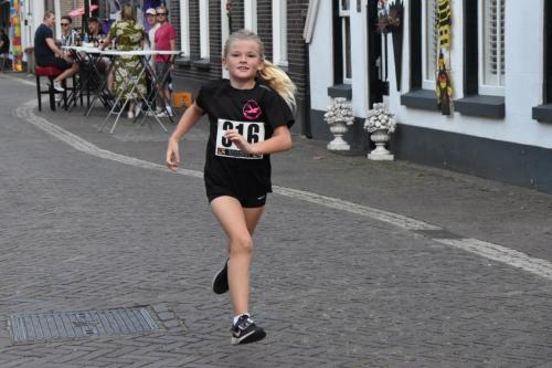 1-km-meisjes-9-t-m-11-jaar-37
