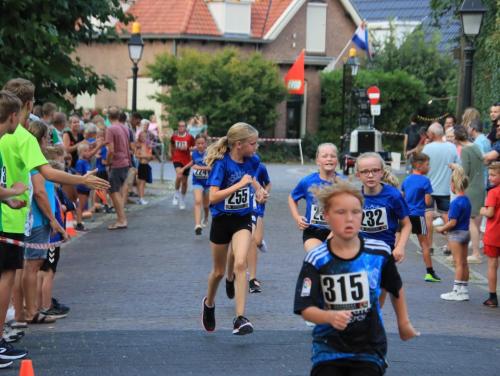 1-km-meisjes-9-t-m-11-jaar-60