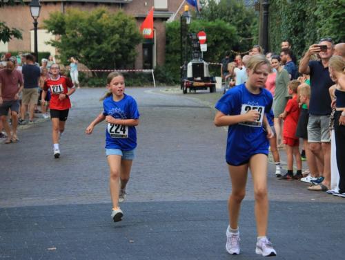 1-km-meisjes-9-t-m-11-jaar-61