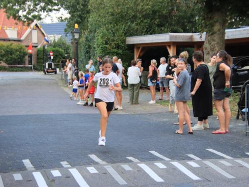 1-km-meisjes-9-t-m-11-jaar-62