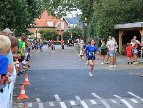 1-km-meisjes-9-t-m-11-jaar-63