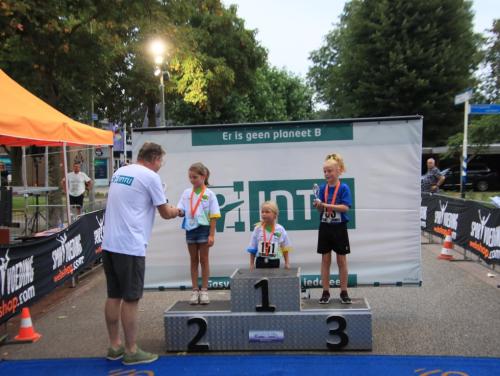 prijs-uitreiking-meisjes-t.m-8-jaar-1