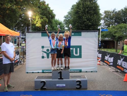 prijs-uitreiking-meisjes-t.m-8-jaar-3