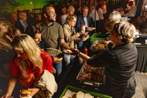 The-masked-singer-211-van-211